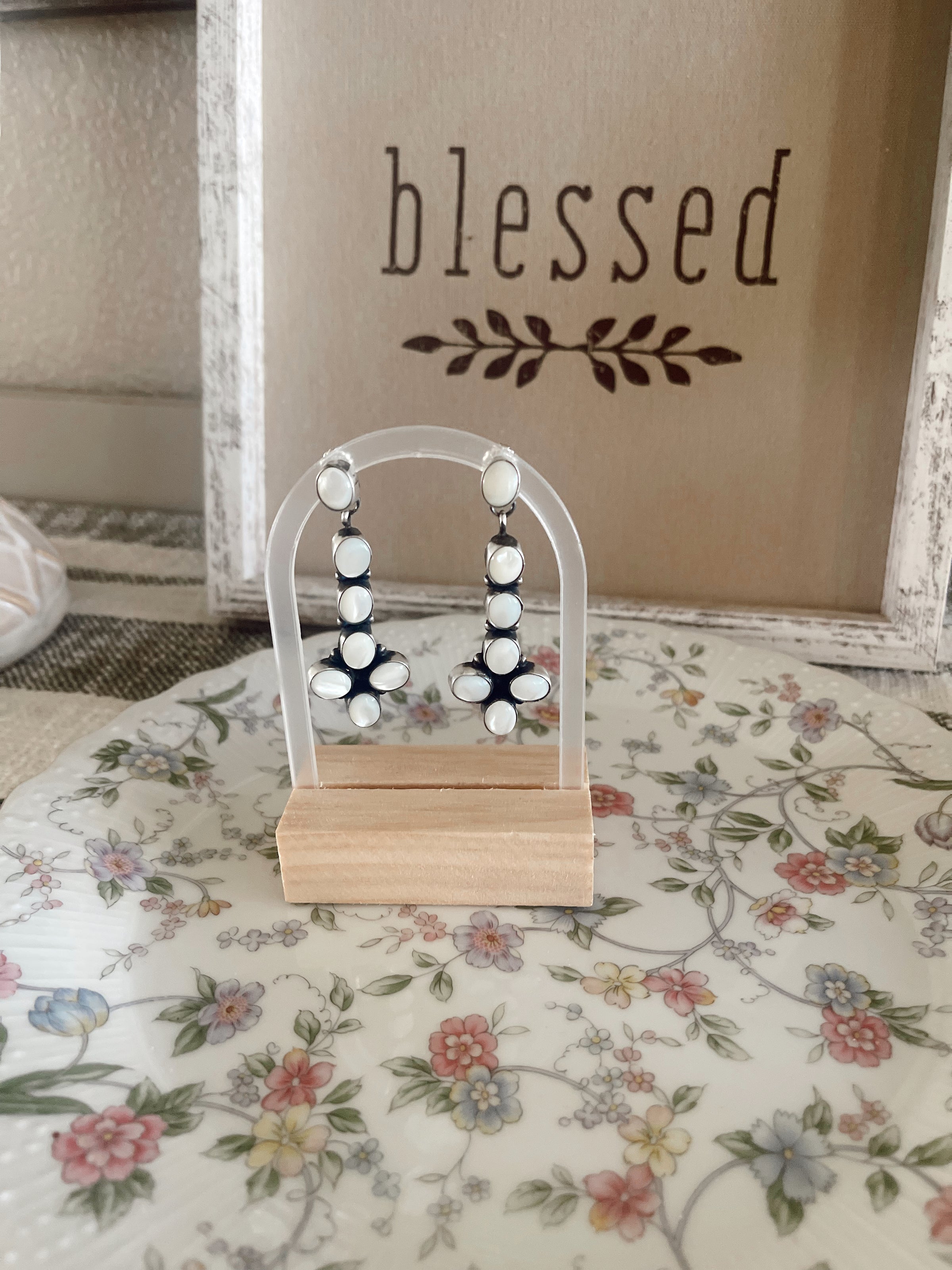The Gracie Earrings (mother of Pearl)